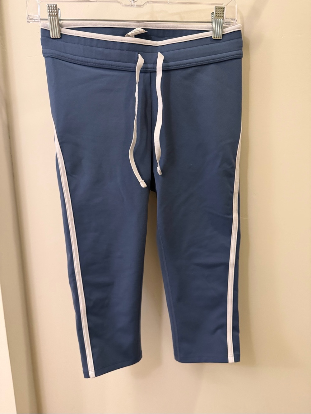 Alo Blue Athletic Crop Pants with White Side Stripes